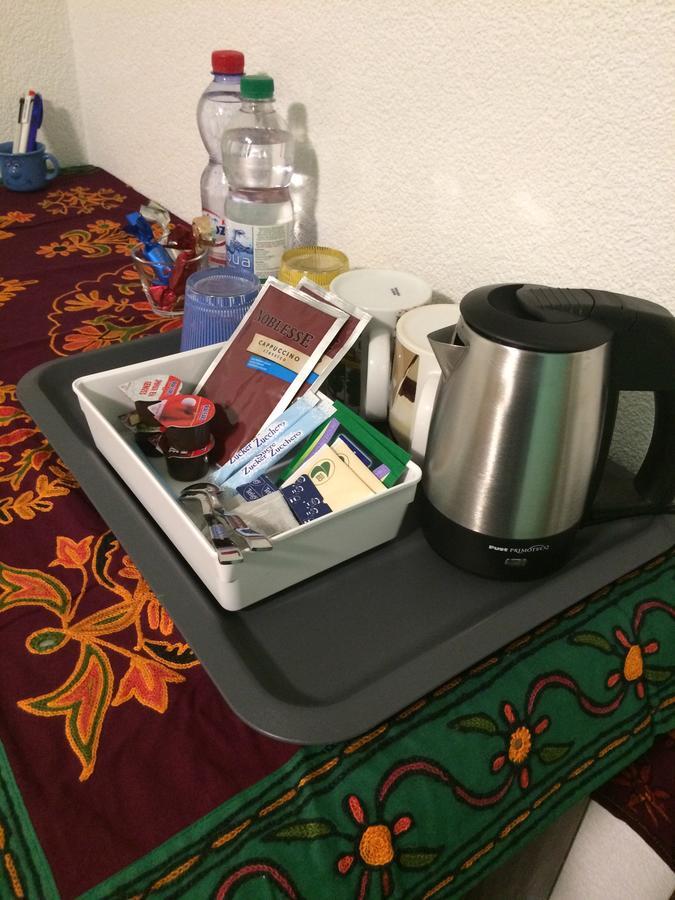 Buren  Mona'S Sleep & Go Bed & Breakfast エクステリア 写真